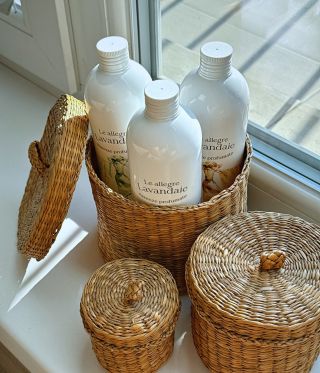 ✨ Vôňa je viac než len detail – je to podpis, ktorý zostáva aj vtedy, keď odídete. Naše parfumy na pranie menia obyčajný...